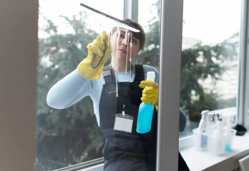 Nettoyage de vitres intérieures et extérieures à Plouray
